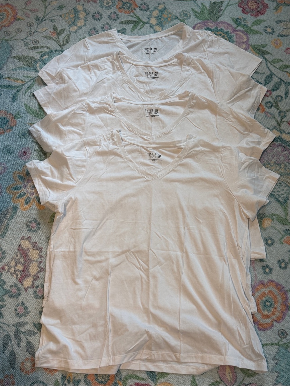Set of 4 White V-Neck Time and Tru tees xxl NWOT